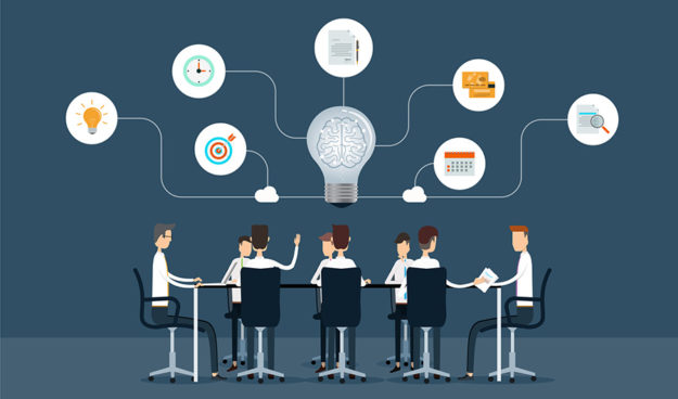 fotolia_76296396_blog11-2016 Team talking about ideas