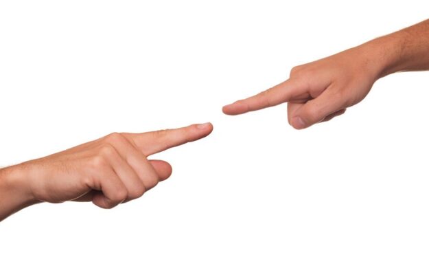 politics pointing fingers