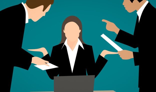 blog-7-29-21-3233158_1920 workplace behavior 3 people